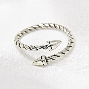 Simple Spike Ring